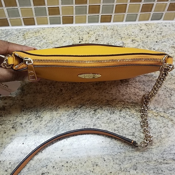 Authentic Coach Pebbled Leather Cross Body - Picture 8 of 8